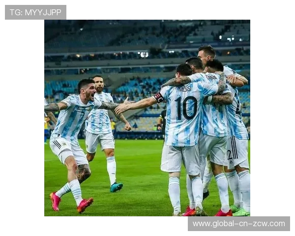 终场哨响，41岁卡索拉跪地亲吻奥维耶多队徽